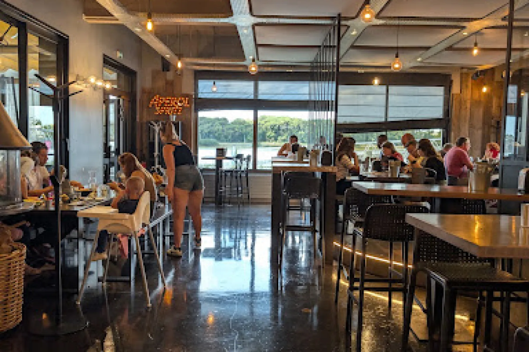 La Base Lorient Restaurant Bar Lorient SALLE 3 2